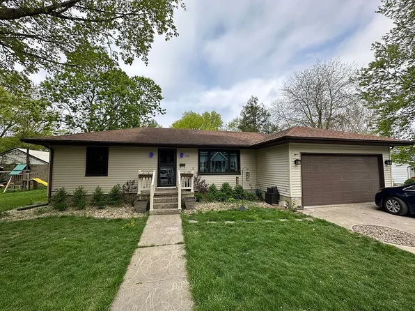 408 N 2nd St, Fairbury, IL 61739