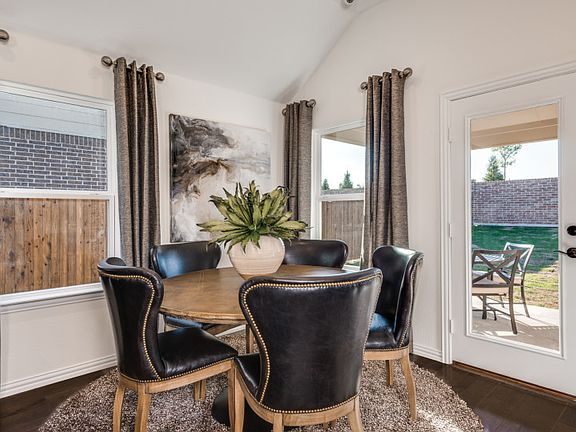 Light and bright nook space, overlooking the covered back patio