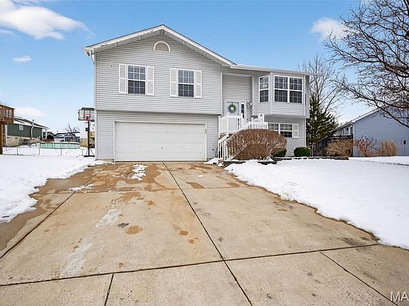 4th image of 654 Glenshee Dr