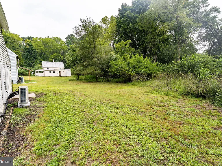 119 Davis Ln — Photo 5