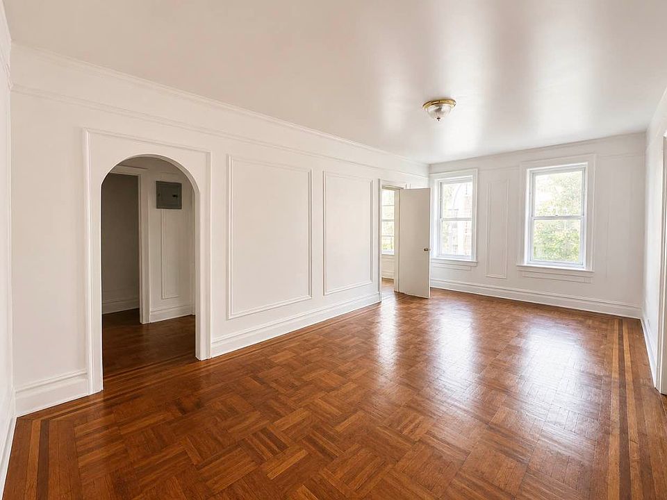 1st image of 1504 Sheridan Ave APT 1L