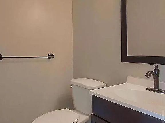 5th image of 1201 Capital St #1