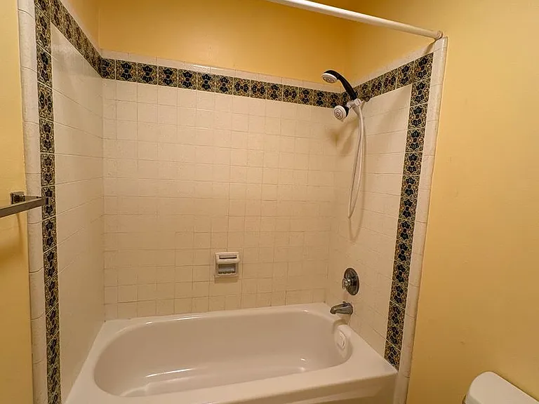 64 W Brown Rd — Photo 12