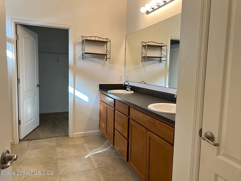 728 Remington Green Dr SE — Photo 15