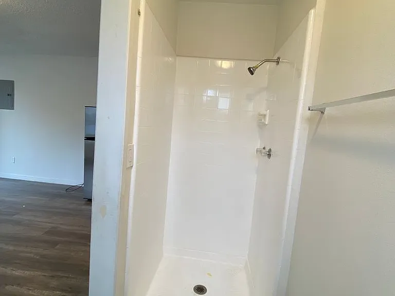 981 Elden Ave #18 — Photo 3