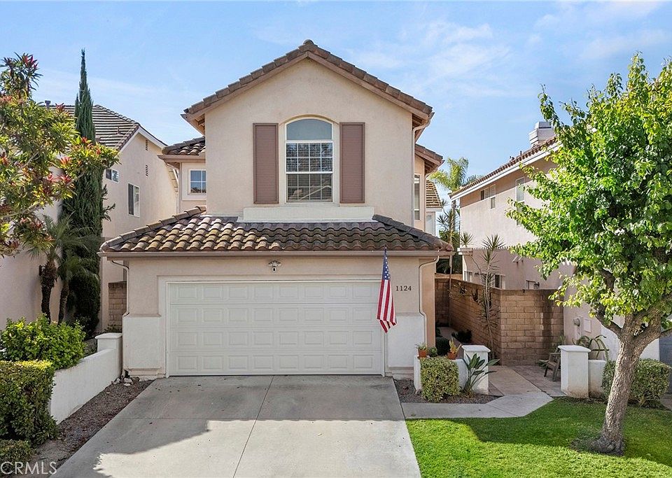 1st image of 1124 Davis Way