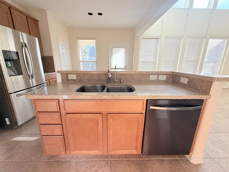 28015 Silverstream Ct — Photo 8