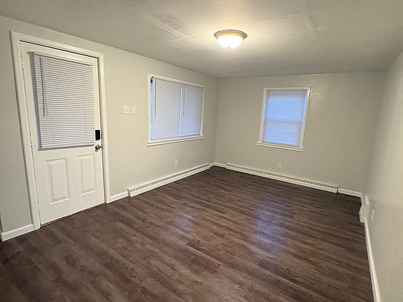 4th image of 3010 Hudson Ave #1