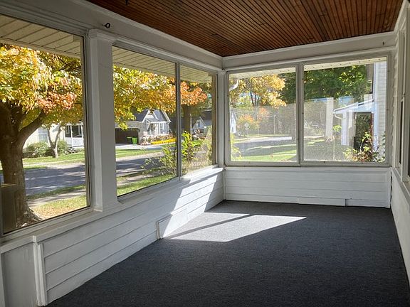 4th image of 601 Novi St