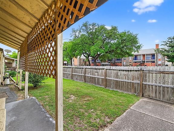 4th image of 6201 Ranchester Dr APT 4