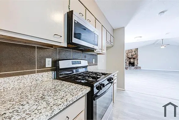 15902 Timber Valley Dr — Photo 8