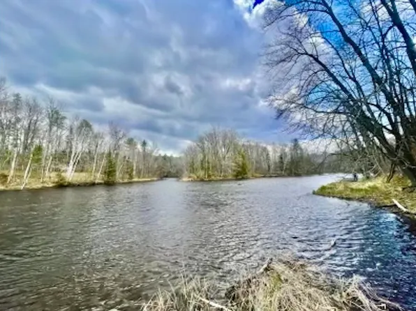 Hydro Ct #22, Crivitz, WI 54114