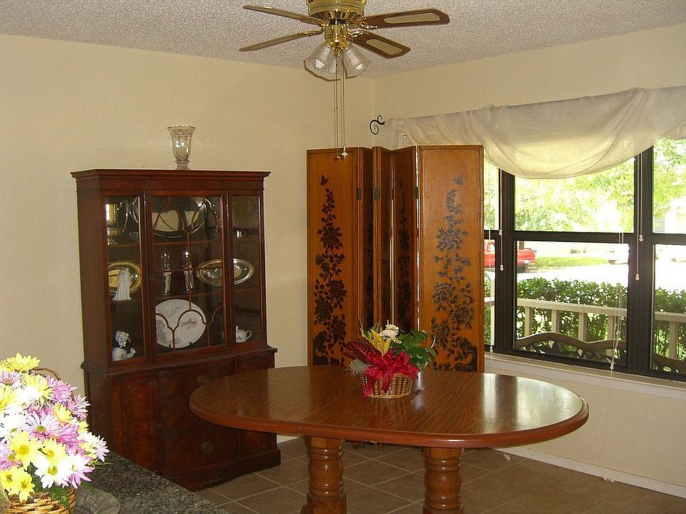 2nd image of 4712 Adelphi Ln