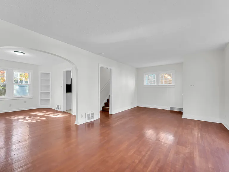 3630 Bainbridge Rd — Photo 11