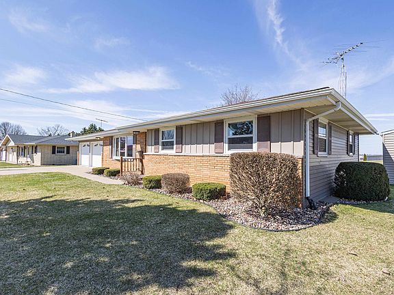 3rd image of 143 Crest View Dr