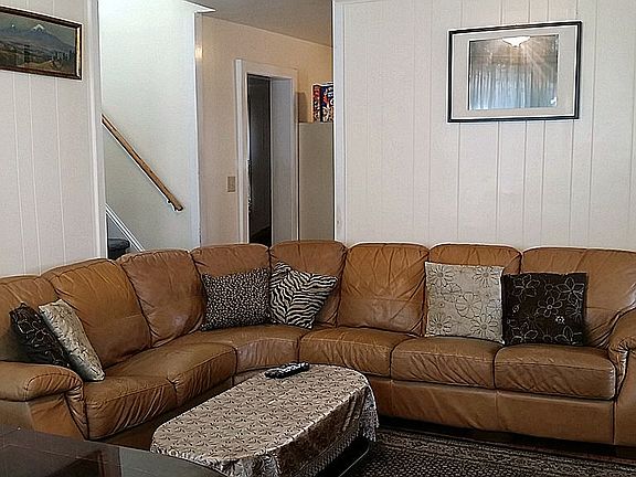 4th image of 123 1st St