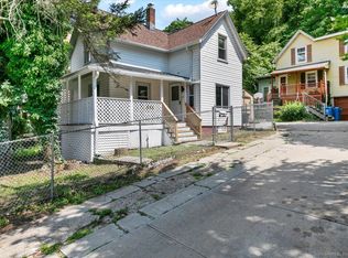 296 Laurel Hill Ave, Norwich, CT 06360
