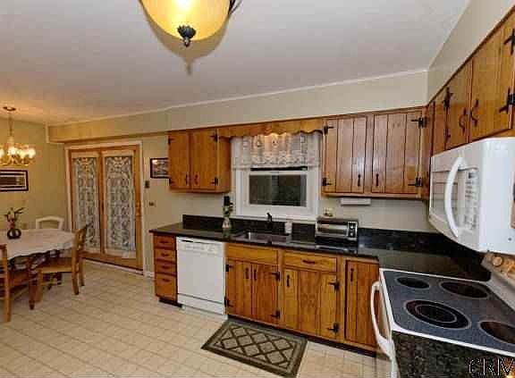 4th image of 171 Wood Dale Dr
