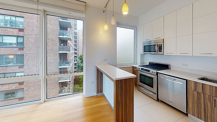 1st image of 775 Columbus Ave APT 7B