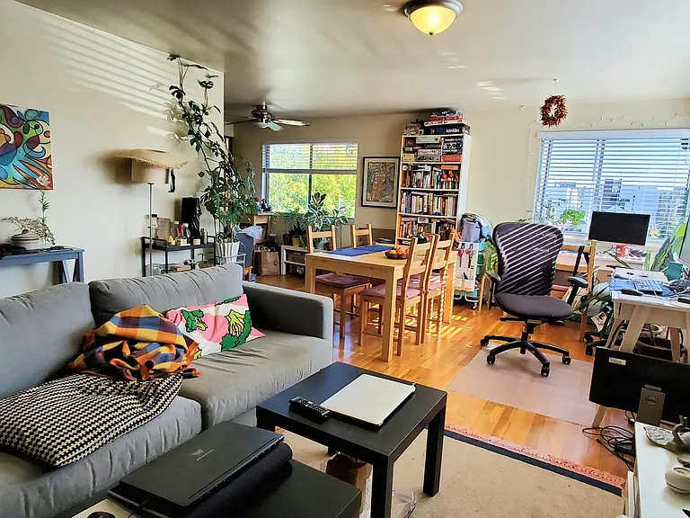 819 NW Market St — Photo 2
