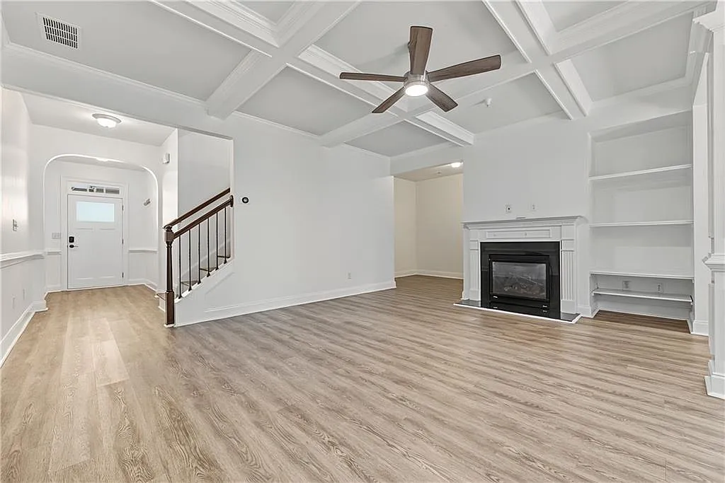 3 bed, 2.5 bath, 2095 sqft, $3,000 — Photo 4