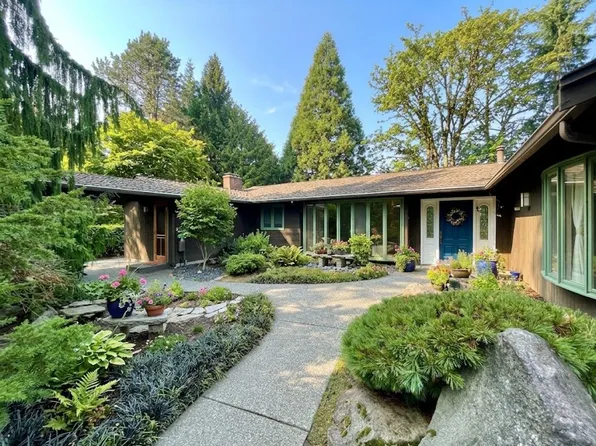 8611 NE 26th Pl, Clyde Hill, WA 98004