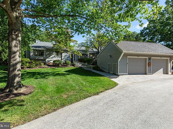 2nd image of 735 Inverness Dr
