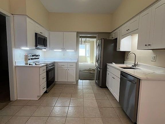 3rd image of 610 Thomas Nelson Dr