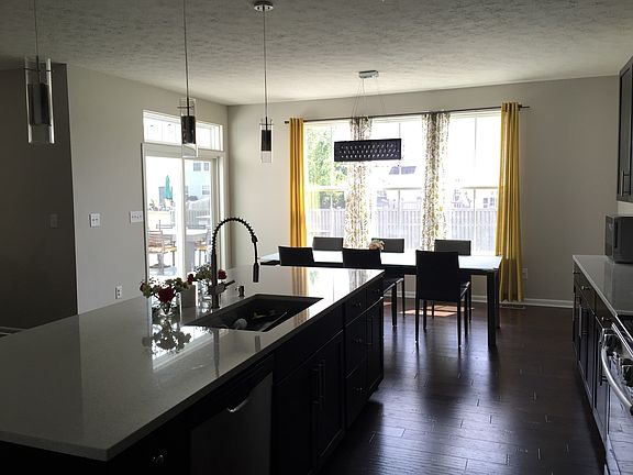 Kitchen/Dining Area