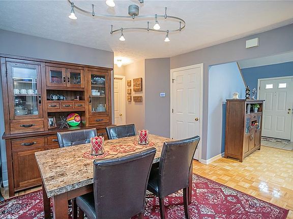 5th image of 1374 Gill Ct
