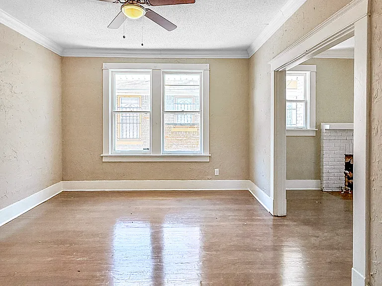 1826 Waverly Ave — Photo 6