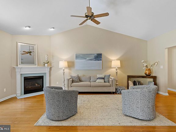 4th image of 608 Cedarday Dr