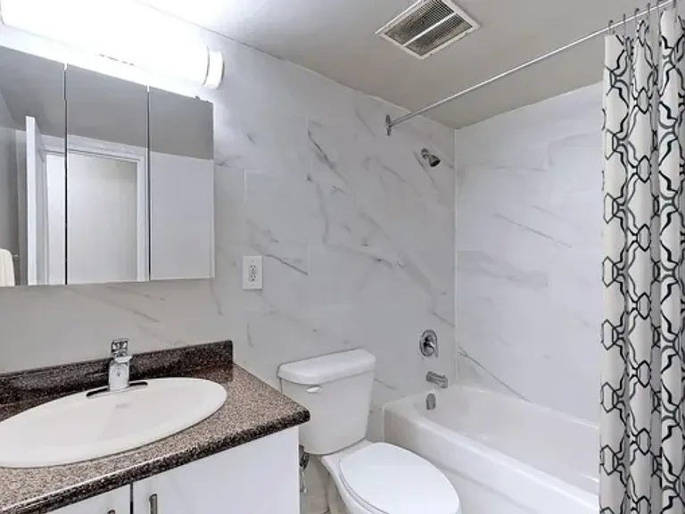 1251 King St W — Photo 29