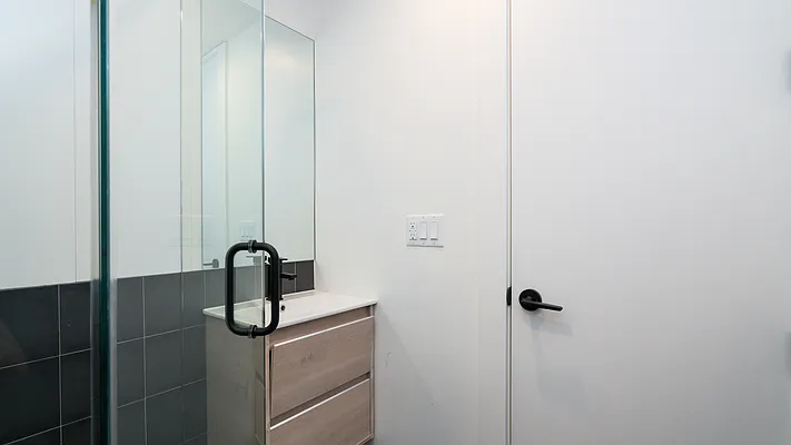 Rented by Nooklyn NYC LLC | media 6