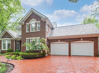 862 Gloucester Xing, Lake Forest, IL 60045