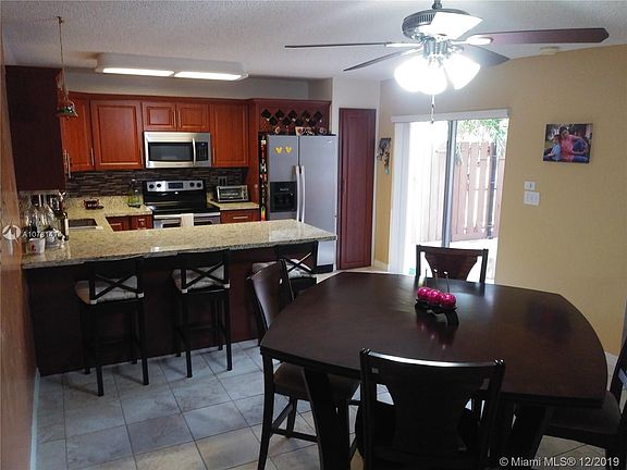 3rd image of 2071 Orange Grove Dr #B-16