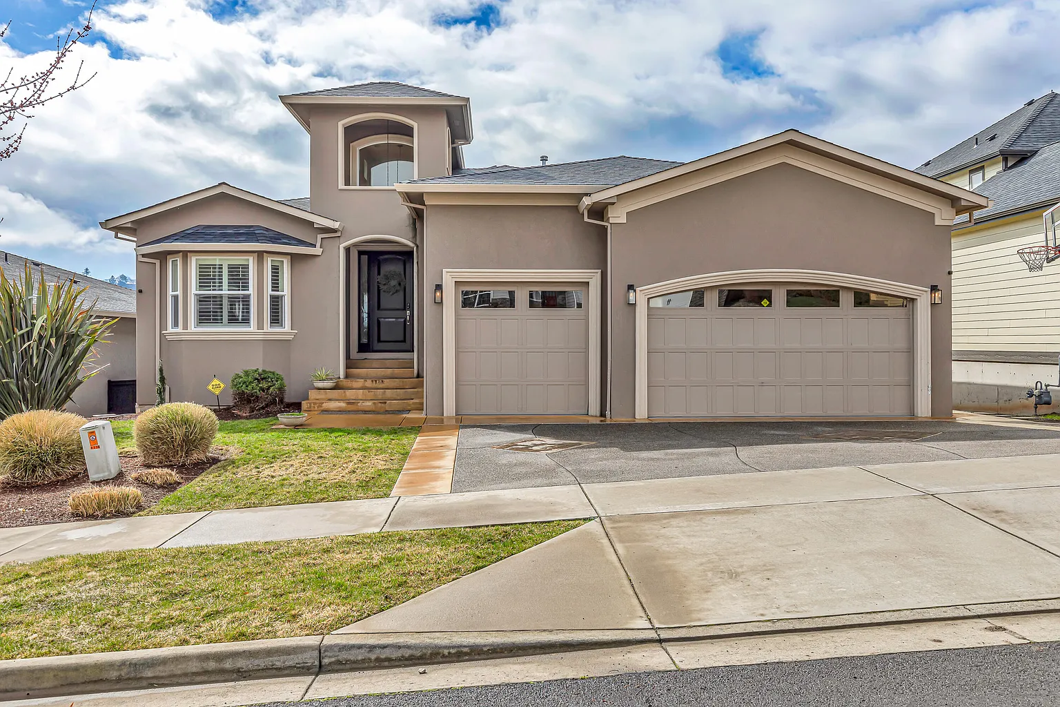 4338 Vineyard Ter photo 1
