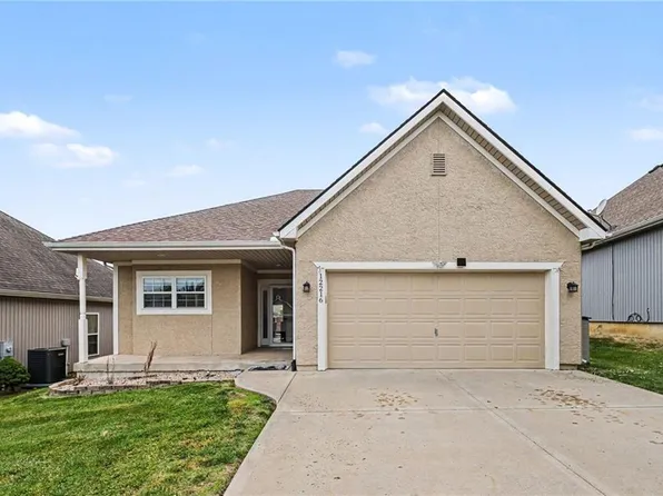 12216 N Pomona Ln, Kansas City, MO 64163