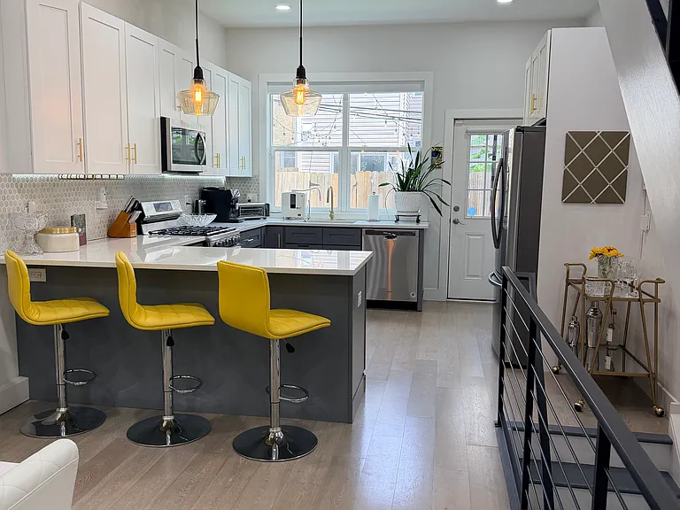 2239 Tasker St — Photo 8