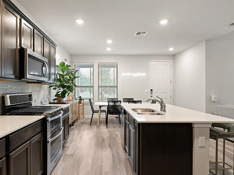 7907 Mellencamp Dr — Photo 8