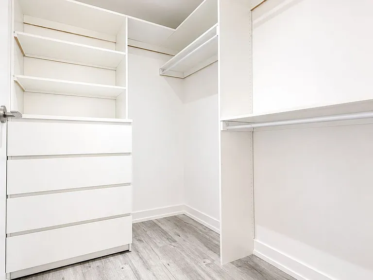 121 McMahon Dr #1717 — Photo 5