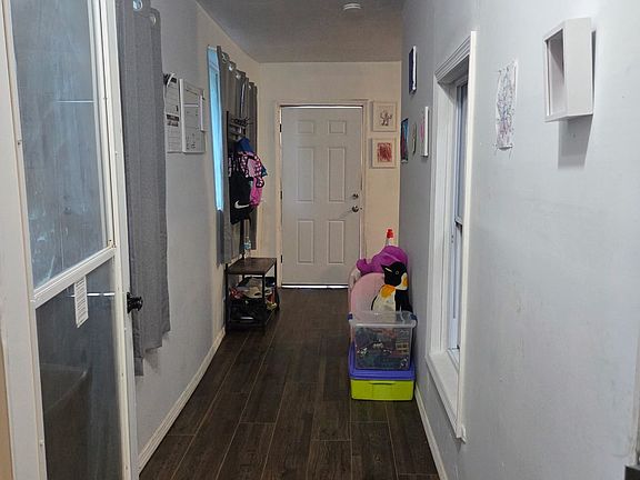4th image of 127 Burbank Ave