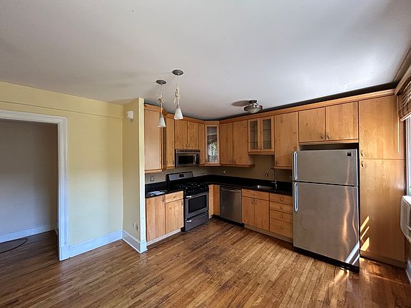 Open plan living area / kitchen