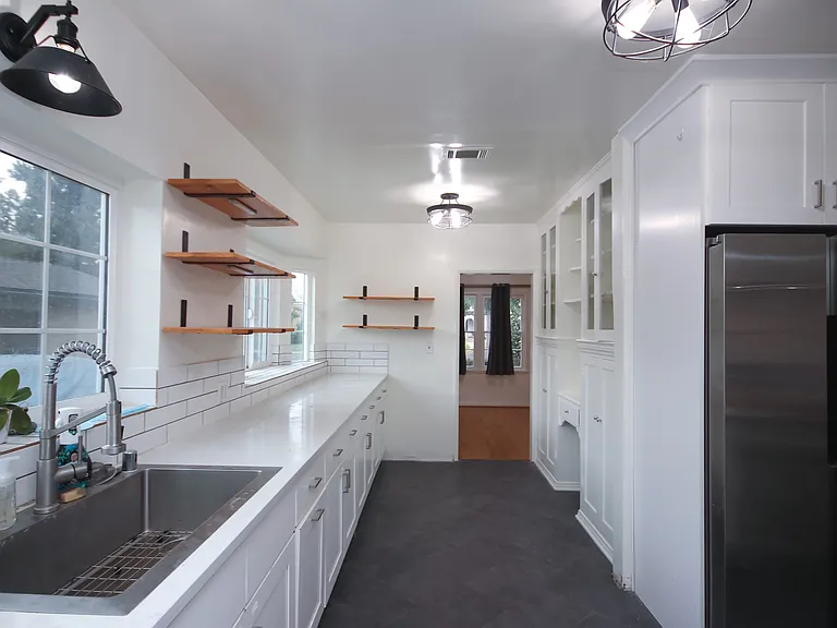 412 N Campbell Ave — Photo 12
