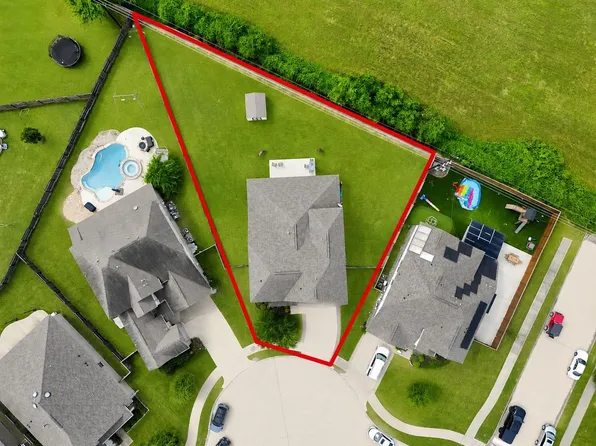 26103 Ridgelawn Dr, Richmond, TX 77406
