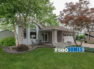 3303 McKinley St, Clinton, IA 52732