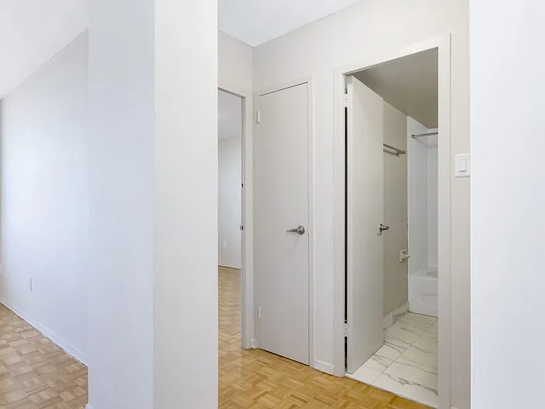 2600 Jane St — Photo 15