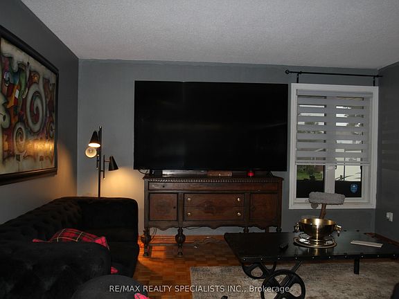 3rd image of 31 Laburnham Ave