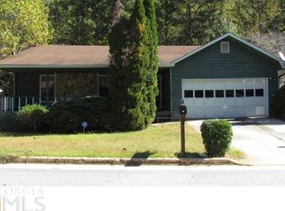 628 Pepperwood Ln, Stone Mountain, GA 30087