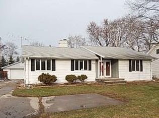 1678 Plank Rd, Menasha, WI 54952